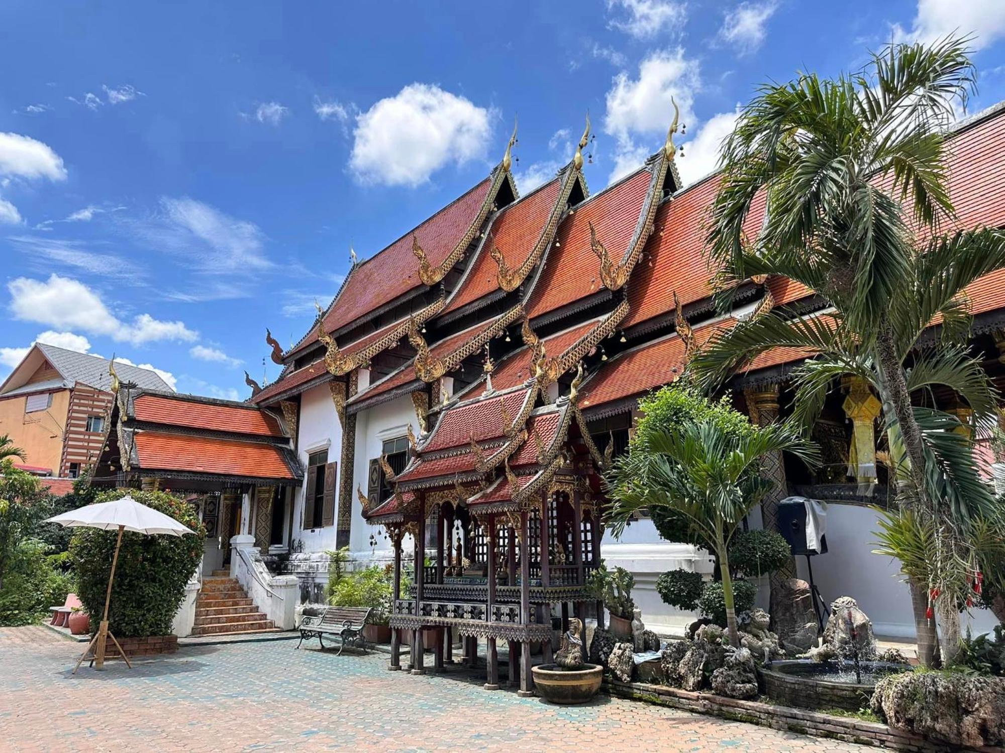 Yellow Lamoon Hotel — Photos 1